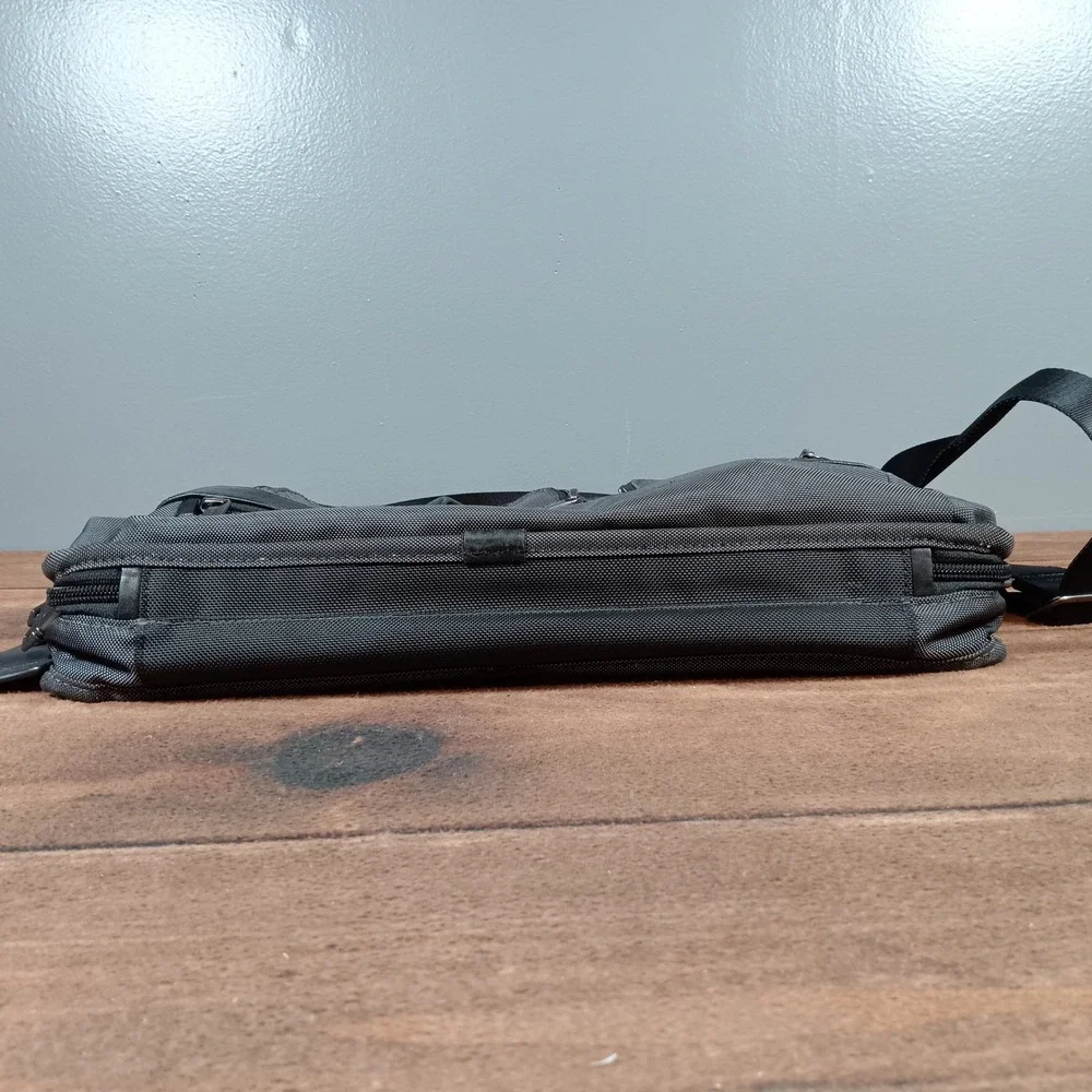 Tumi Alpha T-Pass Medium Screen Laptop Slim Briefgrey ballistic nylon Monogramed